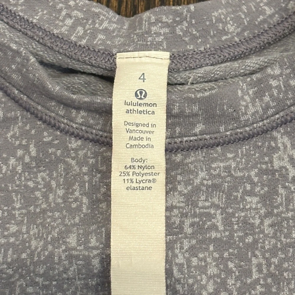 Lululemon Athletica Women’s Heathered Light Gray Long-Sleeve Crew Size 4